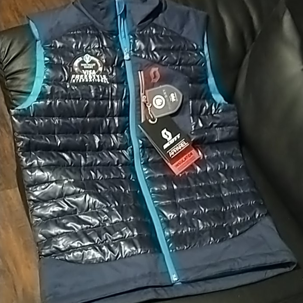Scott apparel